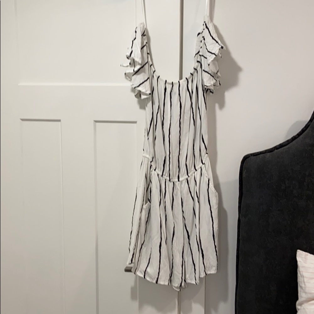 H&M white and black romper size 4